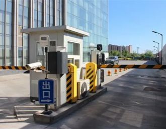 停車場系統可以有自動完成哪些基礎工作？